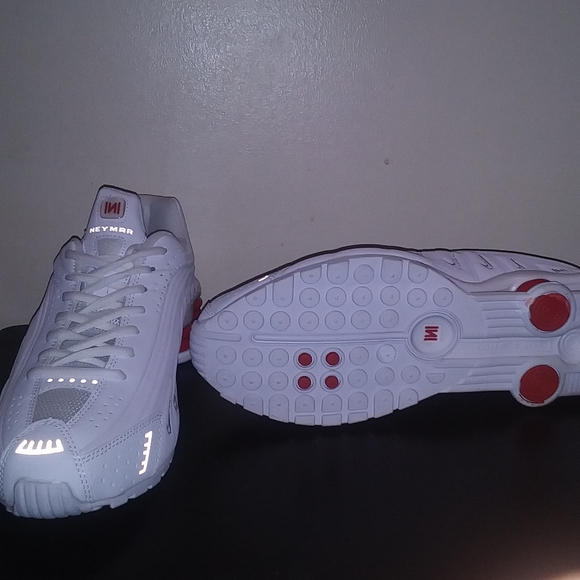 Shoes - Picture 4 of 4